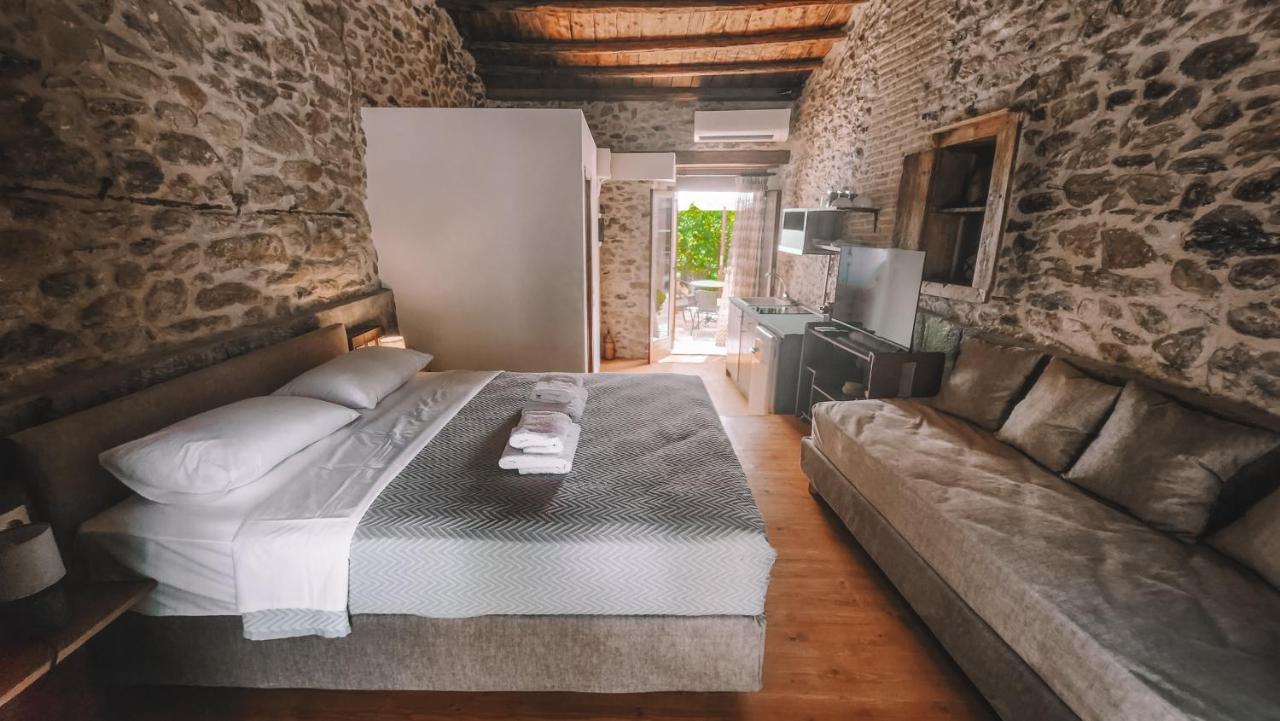 The Cellar Studios - By Avelink Spáta Dış mekan fotoğraf